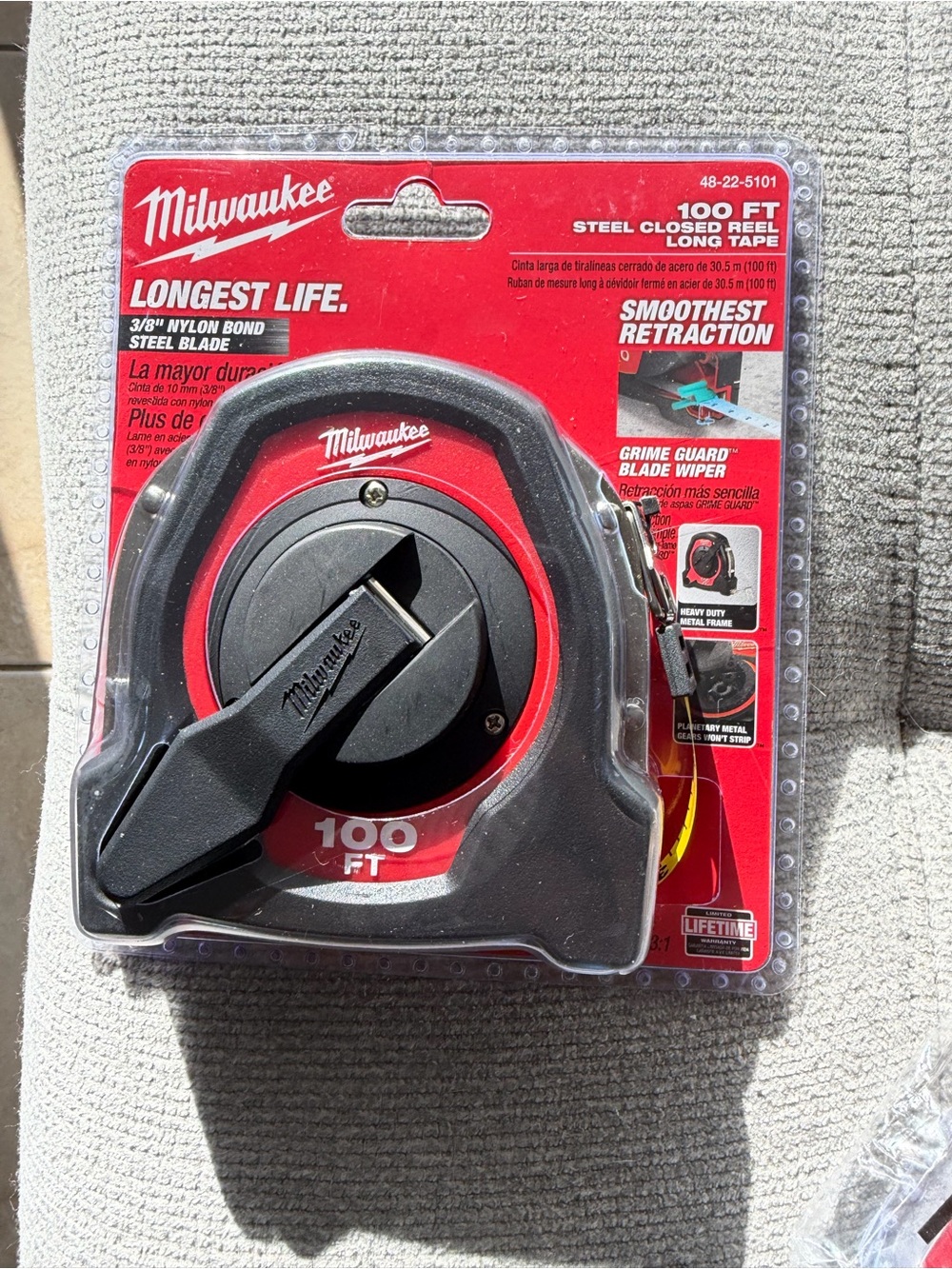 Milwaukee 100ft Steel Closed Reel Long Tape - Red and Black